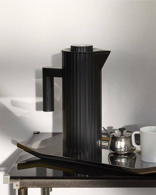 Plissé white Thermo insulated jug Alessi 2