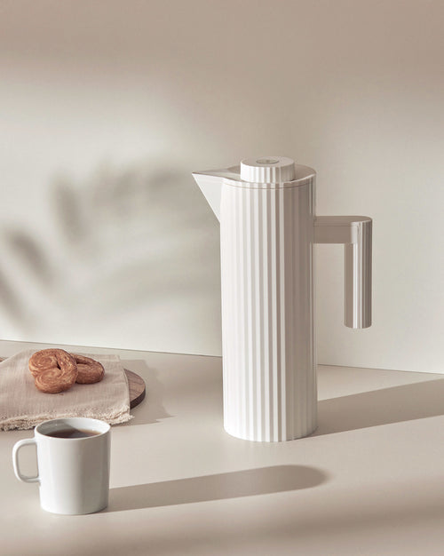 Plissé white Thermo insulated jug Alessi 9