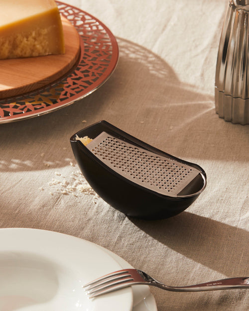 Parmenide red Grater with cheese cellar Alessi 1