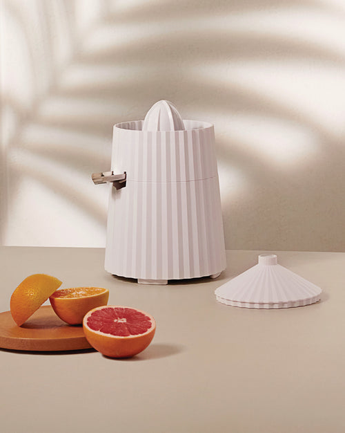 Plissé white Electric citrus-squeezer. US plug Alessi 3